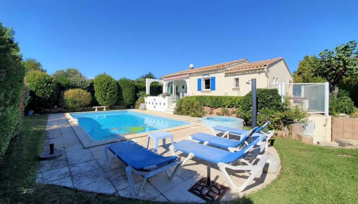 Piscine Villa Sud Beauvallon Properties