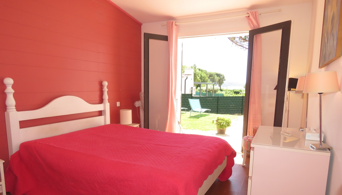 Chambre 1 Villa Azur Beauvallon Properties